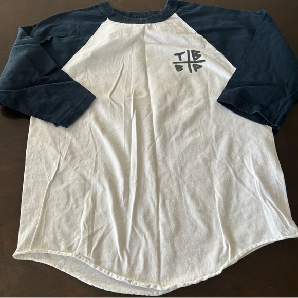๐น๐ Vtg LAKAI x The Trunk Boyz Raglan T-shirt Size MEDIUM ๐น๐ - Picture 2 of 10
